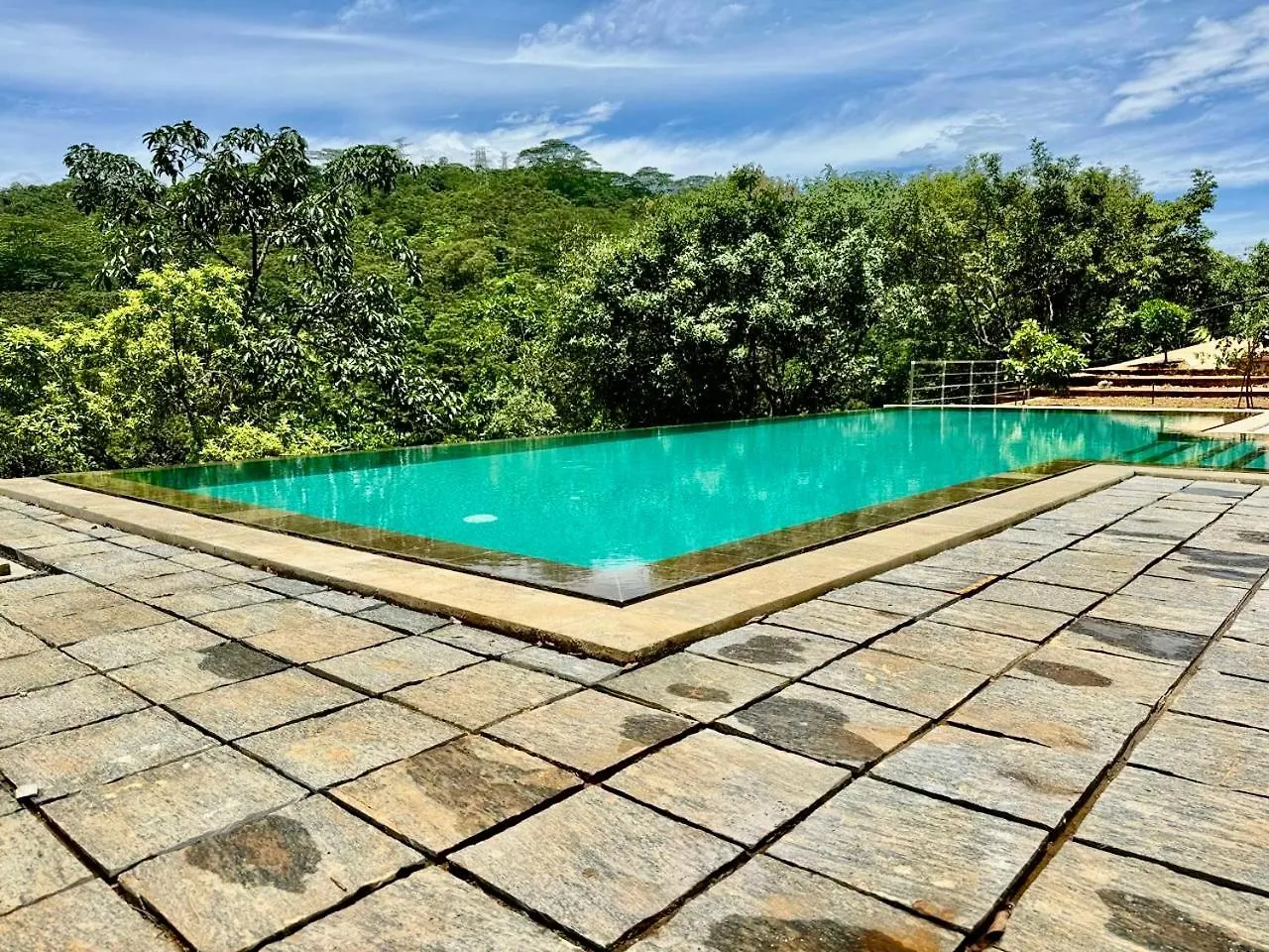 **** Hotel Aqua Dunhinda Nature Retreat Kandy Sri Lanka