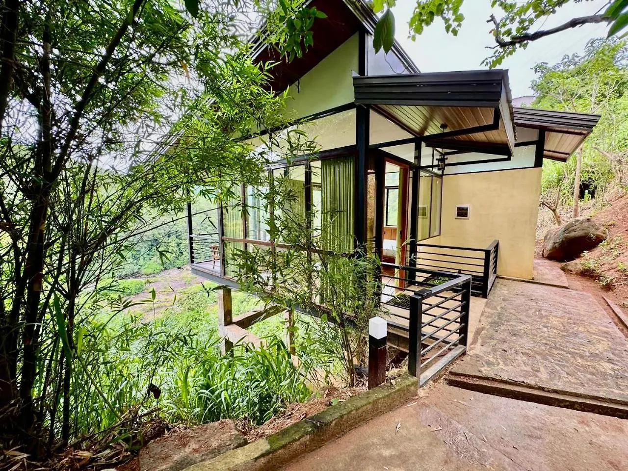 Aqua Dunhinda Nature Retreat Kandy