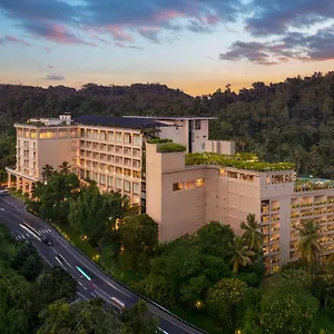 Otel The Golden Crown